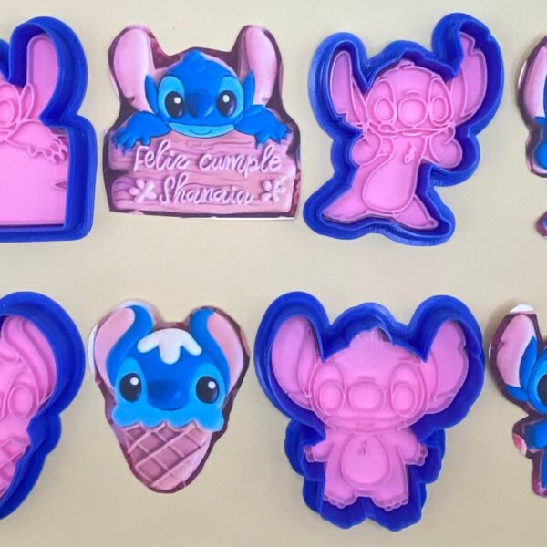 4 CORTADORES CON SELLO MARCADOR 8 CM STICH