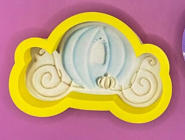 CORTADOR CARRUAJE CENICIENTA 10 CM