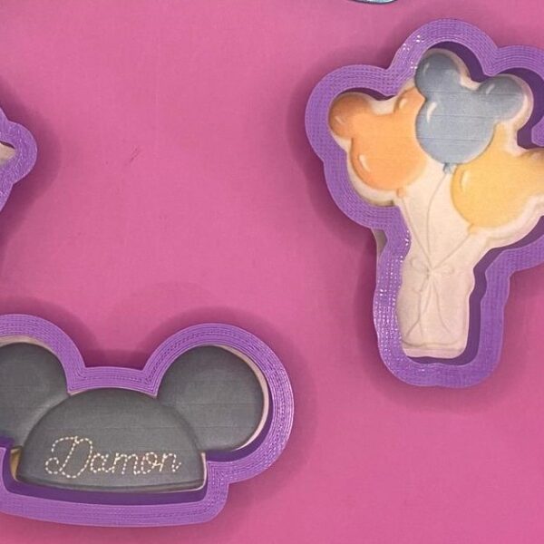 2 CORTADORES DE GALLETAS GLOBOS Y SOMBRERO MICKEY MOUSE 9 CM