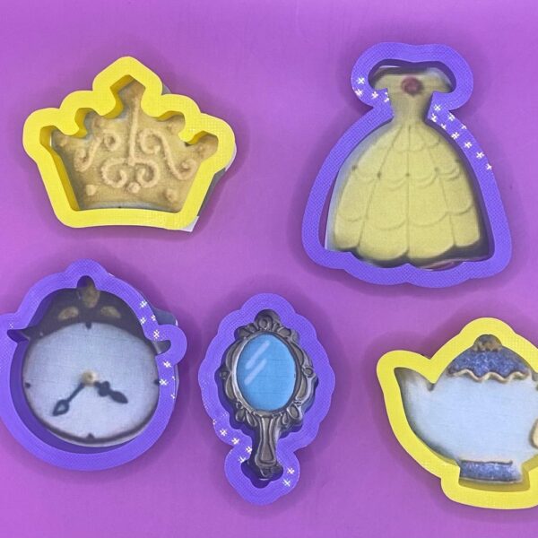 5 CORTADORES LA BELLA Y LA BESTIA 8 CM