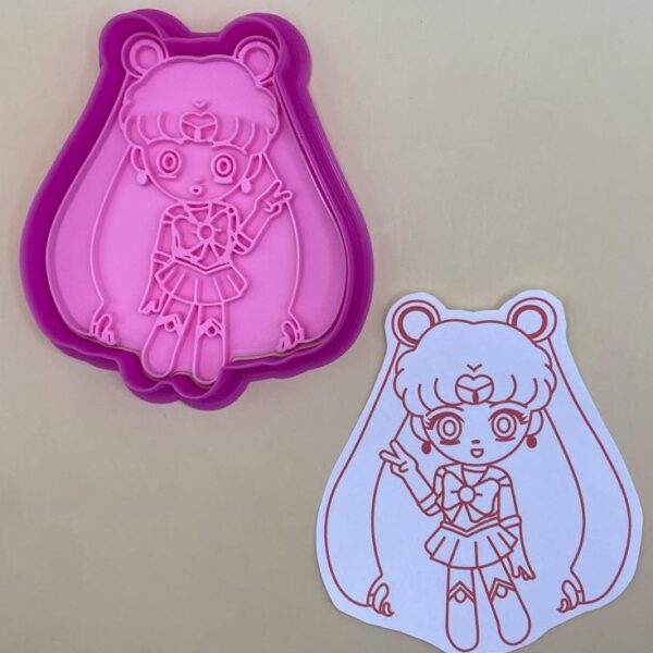 CORTADOR DE GALLETAS SAILORMOON CON SELLO MARCADOR 10 CM