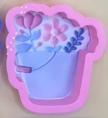 CORTADOR DE GALLETAS CUBETA CON FLORES 10 CM