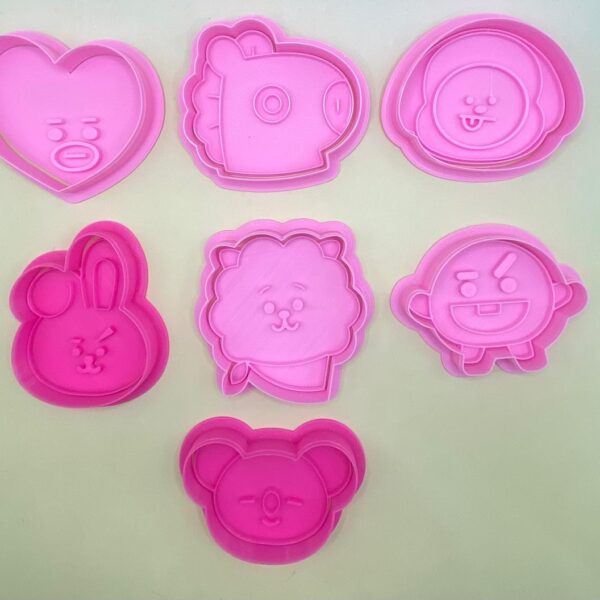 7 CORTADORES DE GALLETAS BT21, K-POP CON SELLO MARCADOR 8 CM