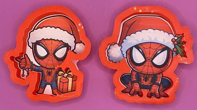 2 CORTADORES DE GALLETAS HOMBRE ARAÑA NAVIDAD 9 CM
